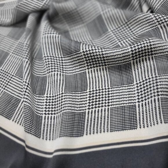 ✨Luxurious Chic Silky Square Scarf Black & White Houndstooth Plaid Print Bandana - Picture 3 of 6